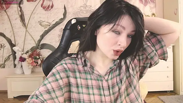 BritneyBarker online show from 02-14-26, 03:47