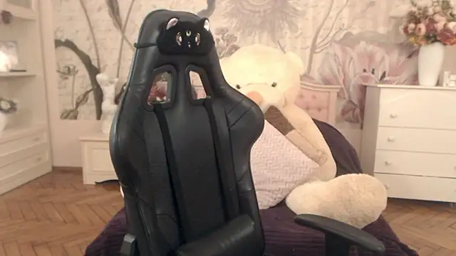 BritneyBarker online show from 03-12-26, 06:19