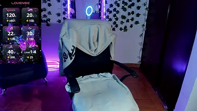 saray  jones online show from 11-17-25, 03:07