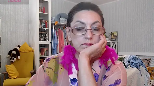 Snapshot of Soffya_Soy chatting on 06-27-26, 04:01 Soffya Soy online show from 06-27-26, 04:01