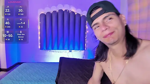 Snapshot of Martshall09 chatting on 11-15-25, 09:00 Martshall09 online show from 11-15-25, 09:00