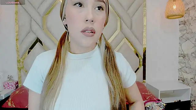 Lannajansen online show from 01-24-25, 01:14