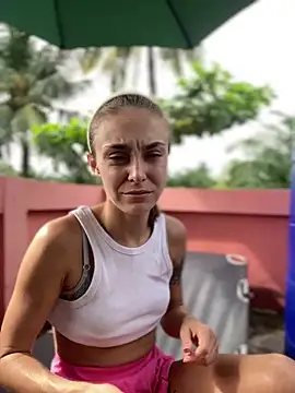 White Lu online show from 09-28-25, 02:06