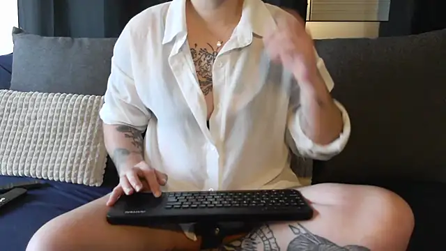 bunnyfox420 online show from 03-25-26, 05:19