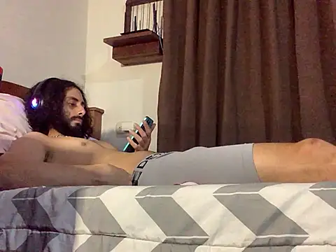 Snapshot of Nooneisthis chatting on 01-11-26, 06:29 Nooneisthis online show from 01-11-26, 06:29