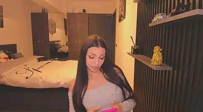 Snapshot of HelenShawn chatting on 01-29-25, 10:32 HelenShawn online show from 01-29-25, 10:32