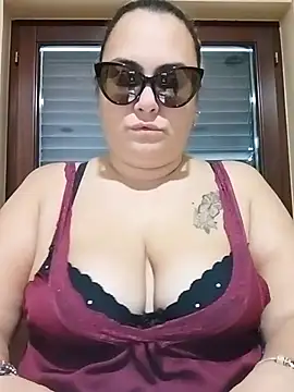 Snapshot of topina8 chatting on 10-11-25, 05:50 topina8 online show from 10-11-25, 05:50