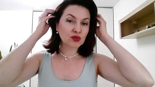 Victoria Glam online show from 09-26-25, 05:17