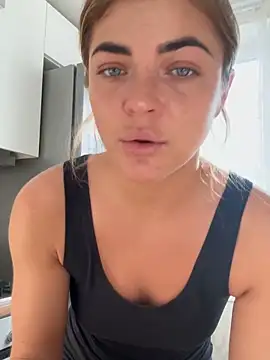 Donna Sun online show from 02-24-25, 11:43