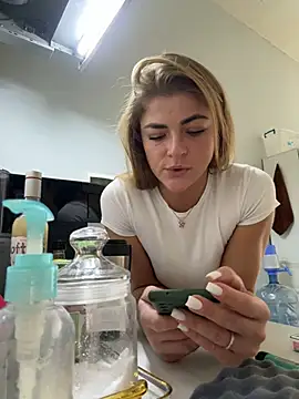 Donna Sun online show from 03-13-25, 01:29