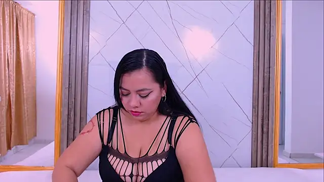 AmmyPike1 online show from 02-18-25, 12:17