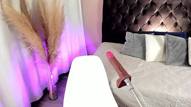 aniie west online show from 09-30-25, 01:49