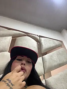 Snapshot of Girl_milk7 chatting on 03-03-26, 06:41 Girl milk7 online show from 03-03-26, 06:41