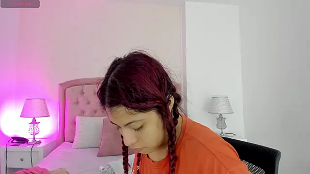 Snapshot of Kendall__Fox chatting on 10-27-25, 06:06 Kendall Fox online show from 10-27-25, 06:06