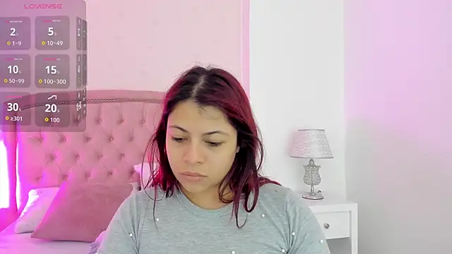 Snapshot of Kendall__Fox chatting on 11-12-25, 05:41 Kendall Fox online show from 11-12-25, 05:41