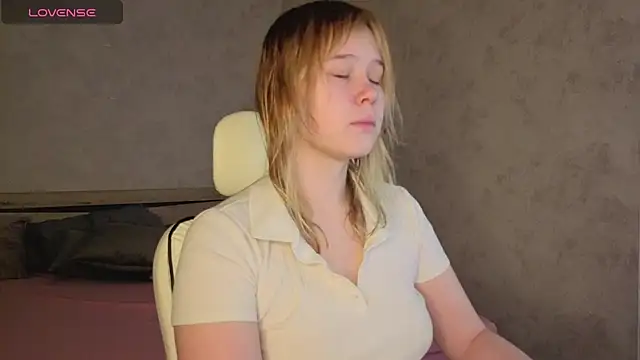 Snapshot of Amy_Kimberlly chatting on 11-12-25, 11:58 Amy Kimberlly online show from 11-12-25, 11:58