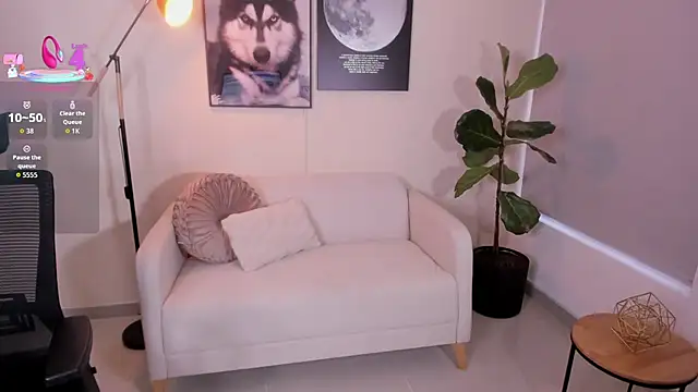 Snapshot of LairaScott chatting on 12-16-25, 10:37 LairaScott online show from 12-16-25, 10:37