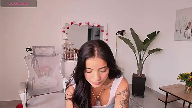 LairaScott online show from 02-26-26, 09:25