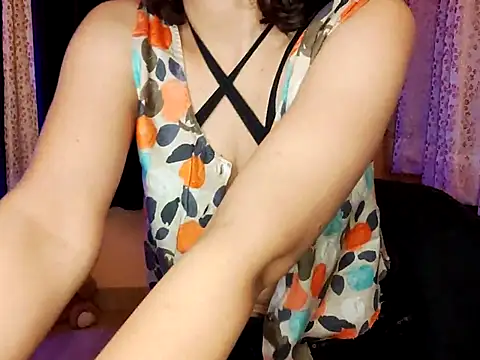 Snapshot of Aapsara_ chatting on 02-22-25, 08:09 Aapsara online show from 02-22-25, 08:09