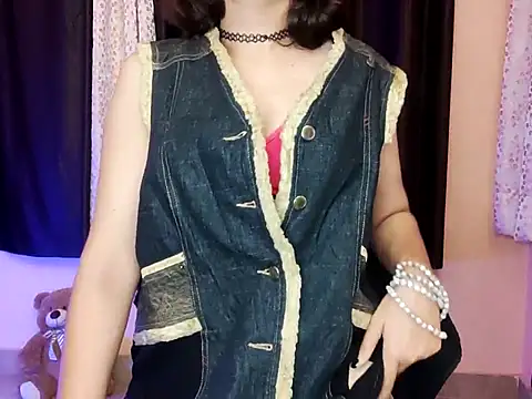 Snapshot of Aapsara_ chatting on 02-23-25, 04:35 Aapsara online show from 02-23-25, 04:35