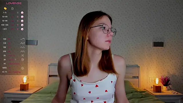 Snapshot of ElvinaBestwick chatting on 03-08-25, 03:56 ElvinaBestwick online show from 03-08-25, 03:56