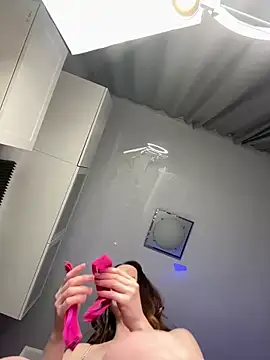 Snapshot of BeautyCutie1 chatting on 02-19-25, 06:11 BeautyCutie1 online show from 02-19-25, 06:11