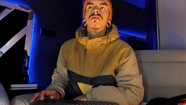 Snapshot of kaletattoo chatting on 11-28-25, 11:13 kaletattoo online show from 11-28-25, 11:13