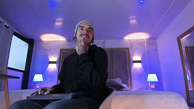 Snapshot of kaletattoo chatting on 04-22-26, 11:23 kaletattoo online show from 04-22-26, 11:23