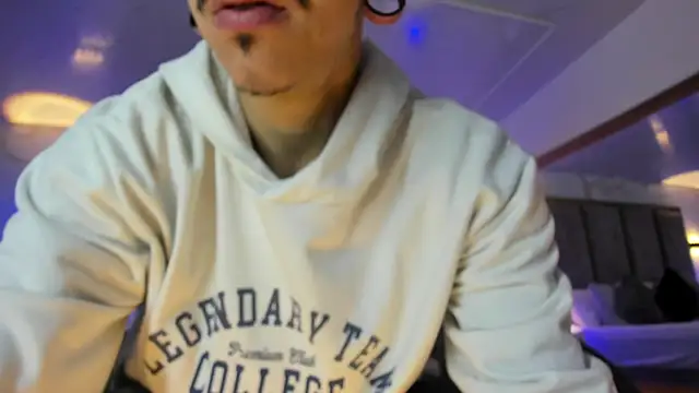 Snapshot of kaletattoo chatting on 04-25-26, 11:24 kaletattoo online show from 04-25-26, 11:24