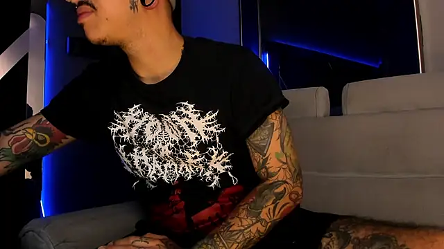 Snapshot of kaletattoo chatting on 05-18-26, 11:27 kaletattoo online show from 05-18-26, 11:27