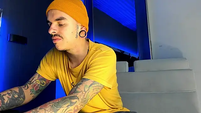 Snapshot of kaletattoo chatting on 05-20-26, 12:22 kaletattoo online show from 05-20-26, 12:22