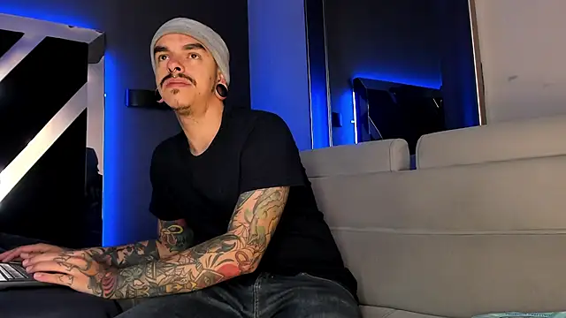 Snapshot of kaletattoo chatting on 06-04-26, 11:16 kaletattoo online show from 06-04-26, 11:16