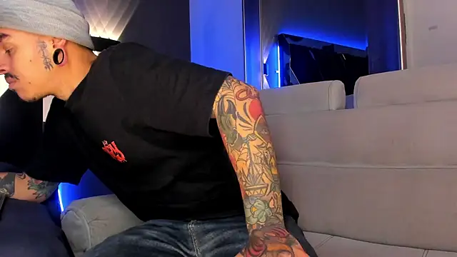 Snapshot of kaletattoo chatting on 06-05-26, 10:43 kaletattoo online show from 06-05-26, 10:43
