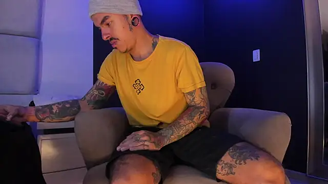 Snapshot of kaletattoo chatting on 07-07-26, 11:25 kaletattoo online show from 07-07-26, 11:25