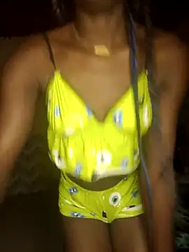 Snapshot of emily2000 chatting on 02-21-25, 09:32 emily2000 online show from 02-21-25, 09:32