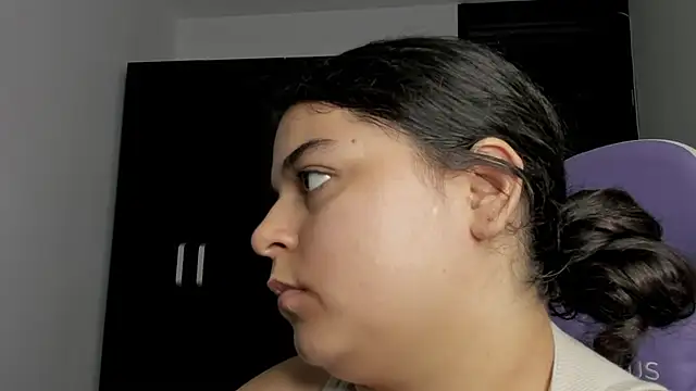 Snapshot of Little_Shaara chatting on 01-28-25, 12:57 Little Shaara online show from 01-28-25, 12:57