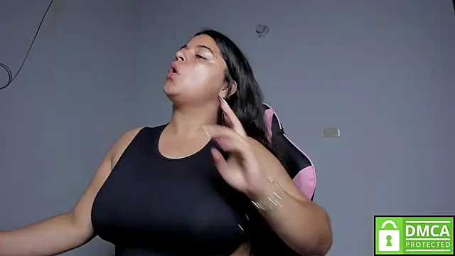 Snapshot of Little_Shaara chatting on 09-19-25, 08:27 Little Shaara online show from 09-19-25, 08:27