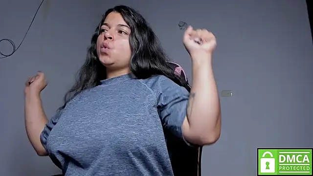 Snapshot of Little_Shaara chatting on 10-10-25, 08:57 Little Shaara online show from 10-10-25, 08:57