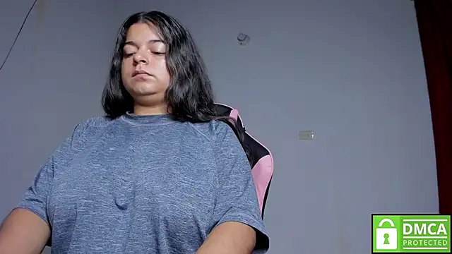 Snapshot of Little_Shaara chatting on 10-15-25, 08:58 Little Shaara online show from 10-15-25, 08:58