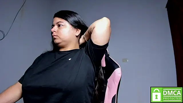 Snapshot of Little_Shaara chatting on 10-30-25, 08:38 Little Shaara online show from 10-30-25, 08:38