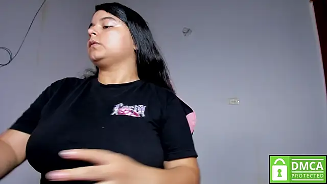 Snapshot of Little_Shaara chatting on 11-06-25, 08:21 Little Shaara online show from 11-06-25, 08:21