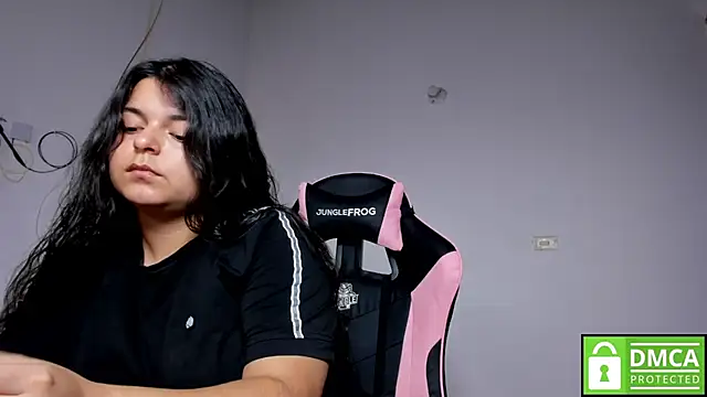 Snapshot of Little_Shaara chatting on 11-25-25, 08:42 Little Shaara online show from 11-25-25, 08:42