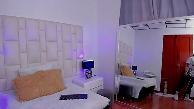 Ariana rouse online show from 02-06-25, 10:43