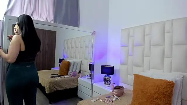 Ariana rouse online show from 02-23-26, 04:15