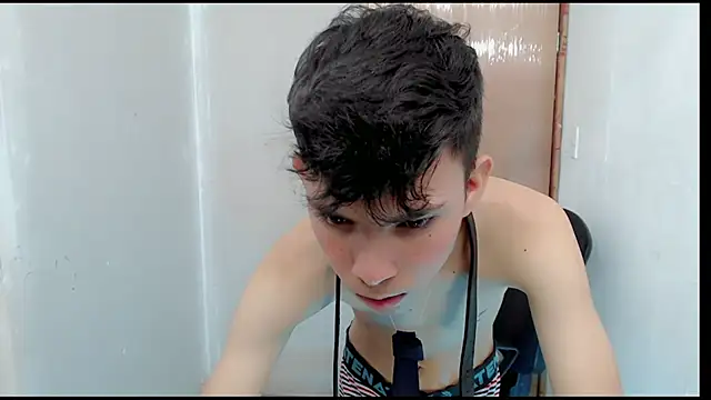 Snapshot of Alexxx_lov chatting on 01-25-25, 03:52 Alexxx lov online show from 01-25-25, 03:52