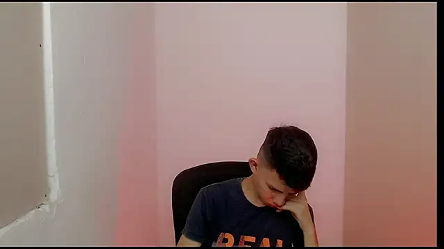 Snapshot of Alexxx_lov chatting on 02-24-25, 12:26 Alexxx lov online show from 02-24-25, 12:26