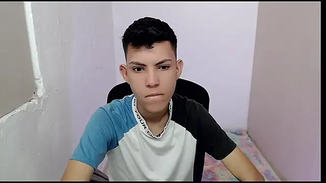 Snapshot of Alexxx_lov chatting on 02-27-25, 12:34 Alexxx lov online show from 02-27-25, 12:34