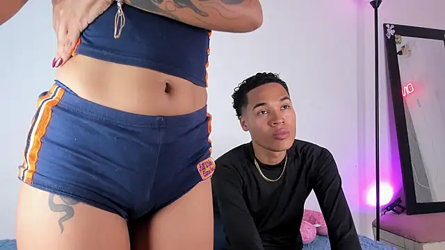 Snapshot of viankaa_miller chatting on 10-17-25, 04:09 viankaa miller online show from 10-17-25, 04:09