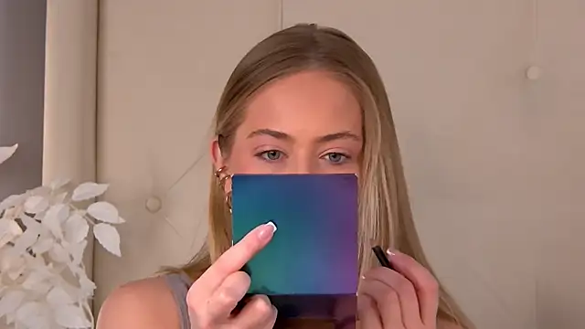 Snapshot of ur_wet_dreams chatting on 02-19-26, 04:19 ur wet dreams online show from 02-19-26, 04:19