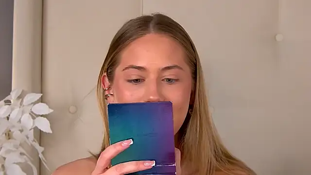 Snapshot of ur_wet_dreams chatting on 03-04-26, 04:18 ur wet dreams online show from 03-04-26, 04:18